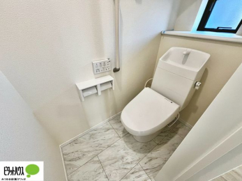 �g�C���@1�E2�K�E�H�V�����b�g�g�C�������B