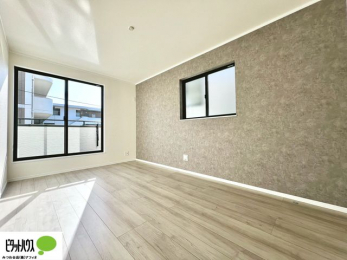 �Q���@����̏I���ɕv�w�ł������߂������Q���B�L���ɂ�Ƃ肪����A�Ƒ��̋C�z�������Ȃ������������x�߂���S�̃v���C�x�[�g��Ԃł��B