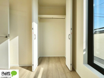 �q�������@�傫�Ȏ��[�͂��m����ׂ����G�݂������Ղ肵�܂��܂��B