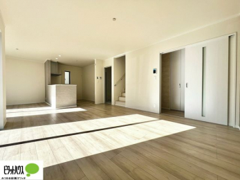 ���r���O�@�L�X�k�c�j�I����̑傫�ȃ\�t�@��u���Ă������f��ӏ܂��ǂ��ł��ˁB