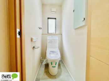 �g�C���@1�E2�K�E�H�V�����b�g�g�C�������B