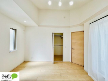 �Q���@2�ʍ̌��Ŗ��邭�A���ʂ��̗ǂ��������ł��B