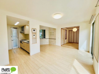 ���r���O�@�l�C�̑ΖʃL�b�`���ŉƑ��݂�Ȃ������ꏏ�B