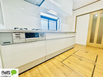 ���̑��@�������[������A�L�b�`���̒������₨���Ȃǒ����ۑ��\�ȕ���ۊǂł��܂��B