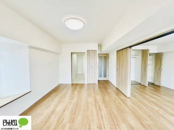 ���r���O�@����̑傫�ȃ\�t�@��u���Ă������f��ӏ܂��ǂ��ł��ˁB