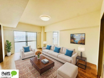 ���r���O�@���R�����������ޒg���ȃ��r���O�B��������ɂ͓Ǐ��₨���Q�ł����Ȃ���̂�т�Ɖ߂����ЂƎ����B�����ۂ̎����ʐ^��CG�ŉƋ��z�u�����C���[�W�ł���A���ۂƂ͑����قȂ�܂��B