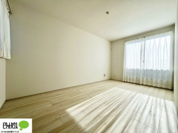 �Q���@����̏I���ɕv�w�ł������߂������Q���B�L���ɂ�Ƃ肪����A�Ƒ��̋C�z�������Ȃ������������x�߂���S�̃v���C�x�[�g��Ԃł��B