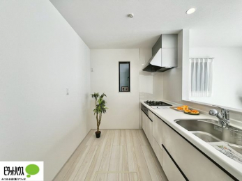 �L�b�`���@�V�z�Ȃ�ł͂̃s�J�s�J�̃L�b�`���͖����̂��������y�������Ă���܂��ˁB