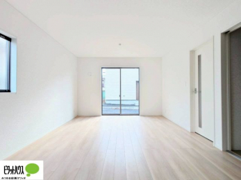 ���r���O�@�傫�ȑ�����ۓI�ȃ��r���O�́A�������邢��C�ɂ��Ă���܂��ˁB