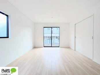 ���r���O�@�傫�ȑ�����ۓI�ȃ��r���O�́A�������邢��C�ɂ��Ă���܂��ˁB