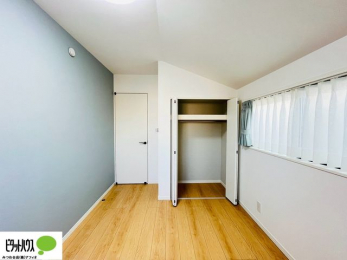 ���[�@���ꂼ��̂������Ɏ��[�X�y�[�X������̂Ńv���C�x�[�g�ȉו����g�߂ɒu�����Ƃ��ł��܂��B