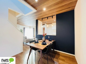 ���r���O�@�A�N�Z���g�N���X���g�p�����A�������ȃ��r���O