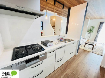 �L�b�`���@�V�z�Ȃ�ł͂̃s�J�s�J�̃L�b�`���͖����̂��������y�������Ă���܂��ˁB