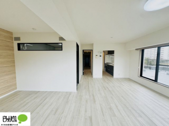 ���r���O�@�l�C�̑ΖʃL�b�`���ŉƑ��݂�Ȃ������ꏏ�B