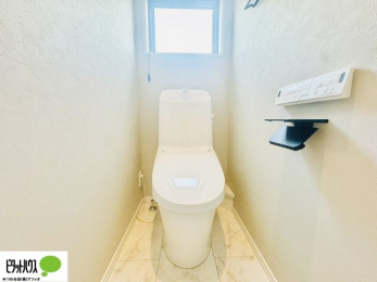 �g�C���@1�E2�K�E�H�V�����b�g�g�C�������B