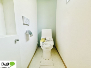 �g�C���@1�E2�K�E�H�V�����b�g�g�C�������B