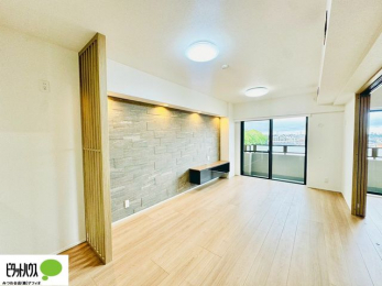 ���r���O�@���R�����������ޒg���ȃ��r���O�B��������ɂ͓Ǐ��₨���Q�ł����Ȃ���̂�т�Ɖ߂����ЂƎ����B