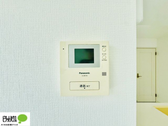 ���̑��@������Ԃ����S��TV���j�^�[�t���C���^�[�z��