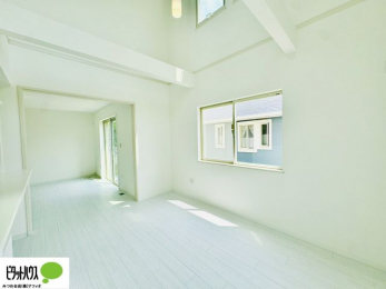 ���r���O�@�傫�ȑ�����ۓI�ȃ��r���O�́A�������邢��C�ɂ��Ă���܂��ˁB