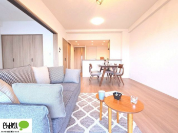 ���r���O�@�C���e���A�̉f����L�X�Ƃ������r���O