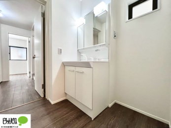 ���ʑ�E���ʏ��@�g���₷���V���v���Ȑ��ʉ��ϑ�B�����̎x�x�͂�������n�܂�܂��B