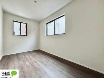 �q�������@2�ʍ̌��Ŗ��邭�A���ʂ��̗ǂ��������ł��B