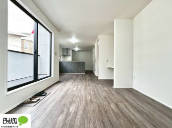 ���r���O�@2�K���r���O�̉ƁI������菭�������ڐ��̌i�F�������̂ЂƂƂ���^���Ă���܂��B