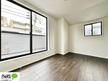 ���̑����ρ@2�ʍ̌��Ŗ��邭�A���ʂ��̗ǂ��������ł��B