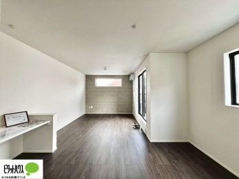 ���r���O�@2�K���r���O�̉ƁI������菭�������ڐ��̌i�F�������̂ЂƂƂ���^���Ă���܂��B