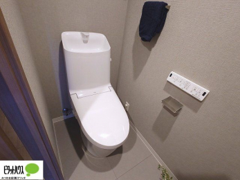 �g�C���@1�E2�K�E�H�V�����b�g�g�C�������B