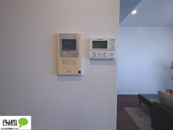 ���̑��@������Ԃ����S��TV���j�^�[�t���C���^�[�z��