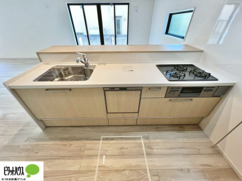 �L�b�`���@�V�z�Ȃ�ł͂̃s�J�s�J�̃L�b�`���͖����̂��������y�������Ă���܂��ˁB