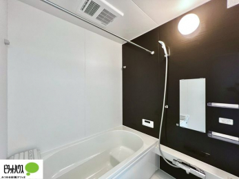 �����@�����̔�������Ă����o�X���[���͍L�X�������B�x���͂��q�l�ƈꏏ�ɗV�тȂ������܂��ˁB