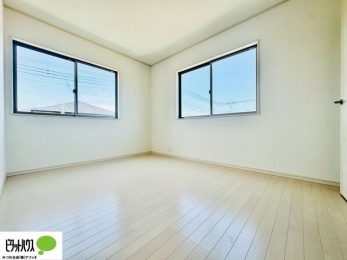 �Q���@2�ʍ̌��Ŗ��邭�A���ʂ��̗ǂ��������ł��B