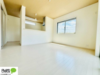 ���r���O�@�l�C�̑ΖʃL�b�`���ŉƑ��݂�Ȃ������ꏏ�B