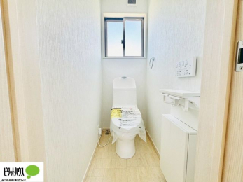 �g�C���@1�E2�K�E�H�V�����b�g�g�C�������B