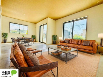 ���r���O�@�P�K�͉J�˃V���b�^�[�t���ŁA���V��̎����̖h�ƂȂǈ��S�ł�