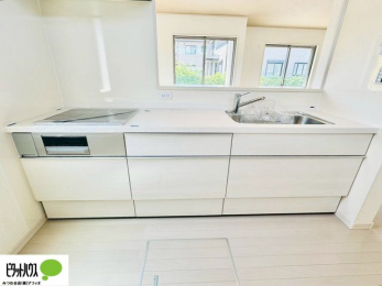 �L�b�`���@�V�z�Ȃ�ł͂̃s�J�s�J�̃L�b�`���͖����̂��������y�������Ă���܂��ˁB