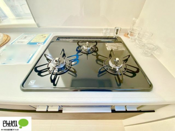 ���̑��@�R�����͊�����3���B�O�����@�\�t���œ����������\�Ȃ̂ŁA�����I�ɂ��������o���܂��B���ʂ̏��Ȃ��f�U�C���Ȃ̂ŁA���������y�X�B