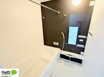 �����@�����������F���̗����ŁA1���̔��������������Ă��������B