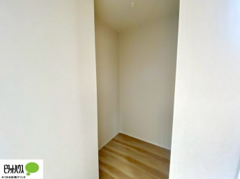 ���[�@���ꂼ��̂������Ɏ��[�X�y�[�X������̂Ńv���C�x�[�g�ȉו����g�߂ɒu�����Ƃ��ł��܂��B