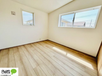 �q�������@2�ʍ̌��Ŗ��邭�A���ʂ��̗ǂ��������ł��B