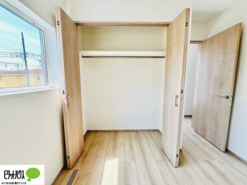 ���[�@���ꂼ��̂������Ɏ��[�X�y�[�X������̂Ńv���C�x�[�g�ȉו����g�߂ɒu�����Ƃ��ł��܂��B