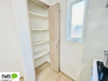 ���[�@��������̐H���i����H��ۊǂ��鎖���ł���p���g���[�B�֗��ȉ��I�t���ł��B