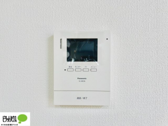 ���̑��@������Ԃ����S��TV���j�^�[�t���C���^�[�z��