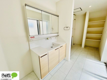 ���ʑ�E���ʏ��@���C�h�݌v�̐��ʏ��͎��[��u������A�傫������@���]�T�Őݒu�ł��܂�