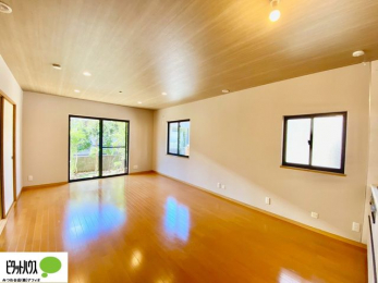 ���r���O�@�傫�ȑ�����ۓI�ȃ��r���O�́A�������邢��C�ɂ��Ă���܂��ˁB