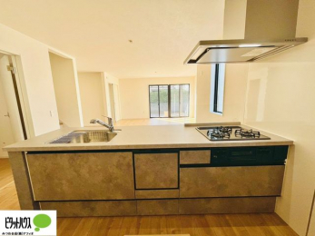 �L�b�`���@�J��������t���I�[�v���L�b�`���􂨗��������Ȃ���Ƒ���F�l�Ƃ̃R�~���j�P�[�V�������y���߂܂��B