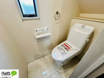 �g�C���@�{�H��ʐ^�@1�E2�K�E�H�V�����b�g�g�C�������B