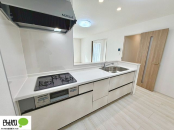 �L�b�`���@�V�z�Ȃ�ł͂̃s�J�s�J�̃L�b�`���͖����̂��������y�������Ă���܂��ˁB